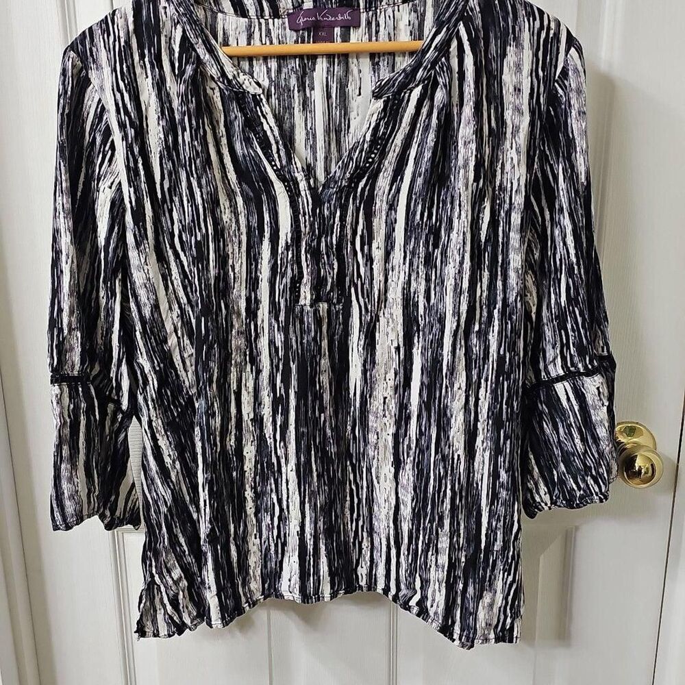 Gloria Vanderbilt XXL Black & White Paint Flow Nova Flutter Sleeve V-Neck Blouse